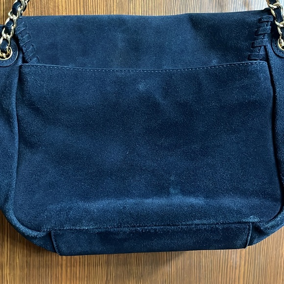 💙TORY BURCH💙 Marion Blue Suede Messenger Bag , Leather & Gold Chain Strap - Picture 4 of 10
